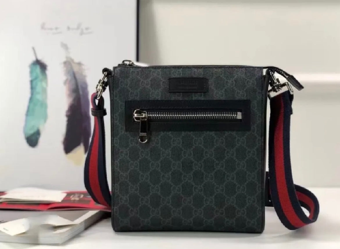 G Black Small Messenger Bag